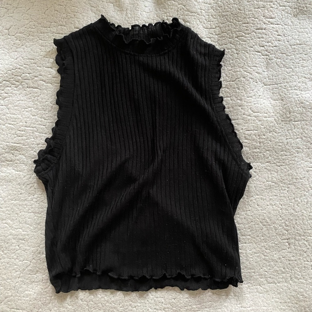 black frilly edge crop top